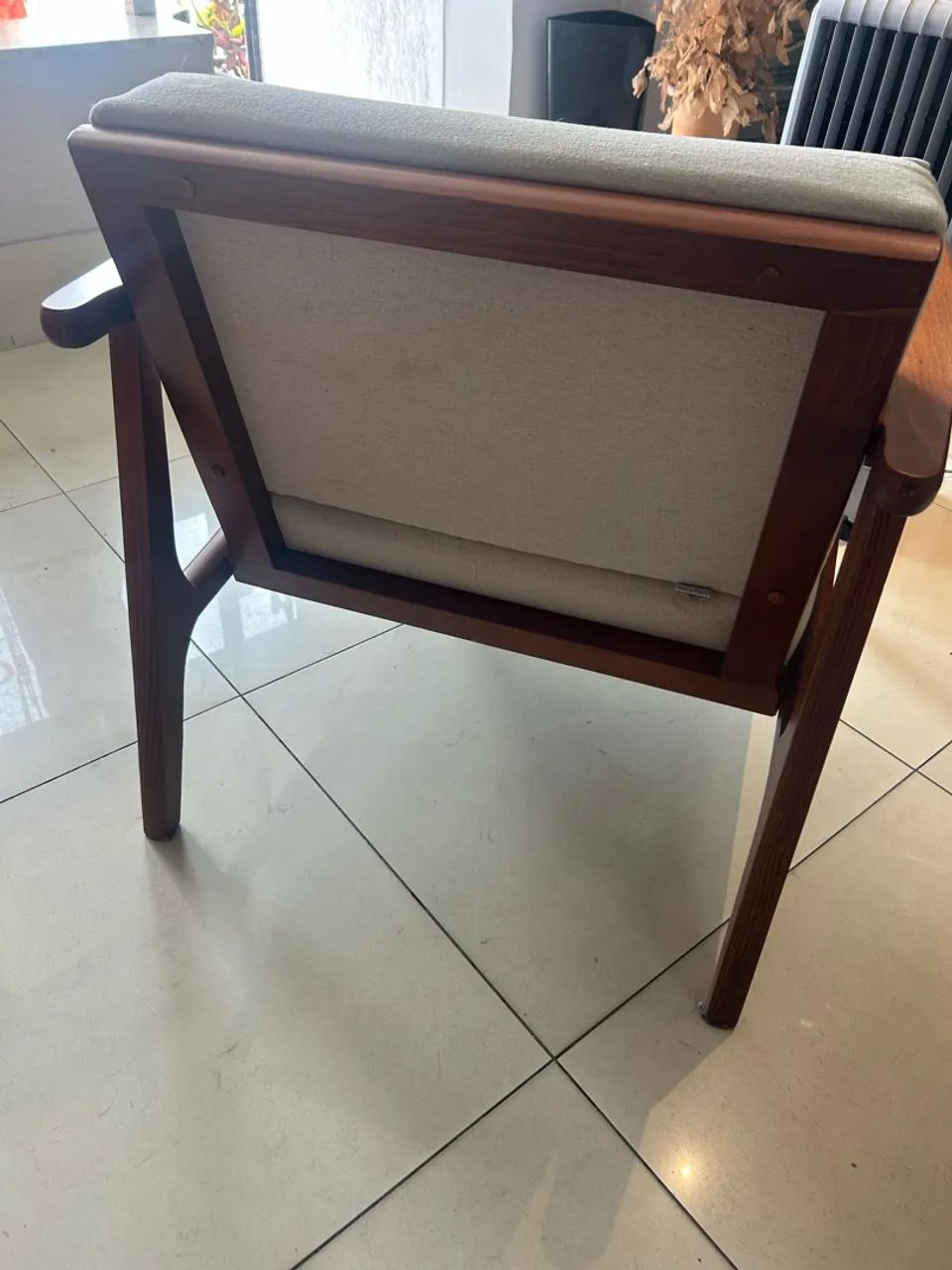 Poltrona madeira maciça top Stock  - Foto 3