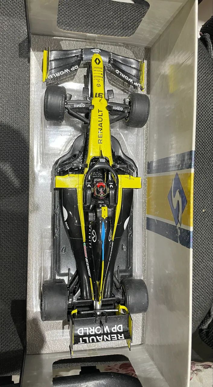 Miniatura Fórmula 1 Escala 1/18 - Foto 2