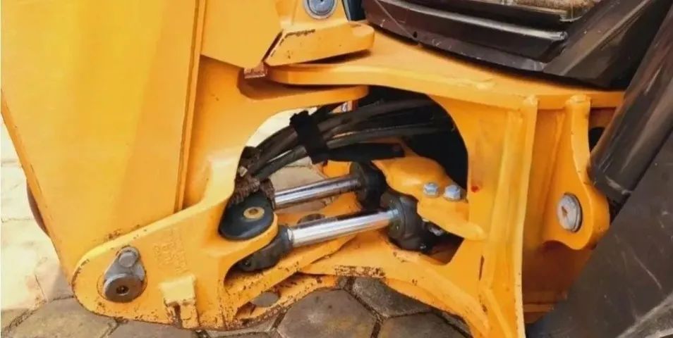Retroescavadeira Case 580 2017 - Foto 4