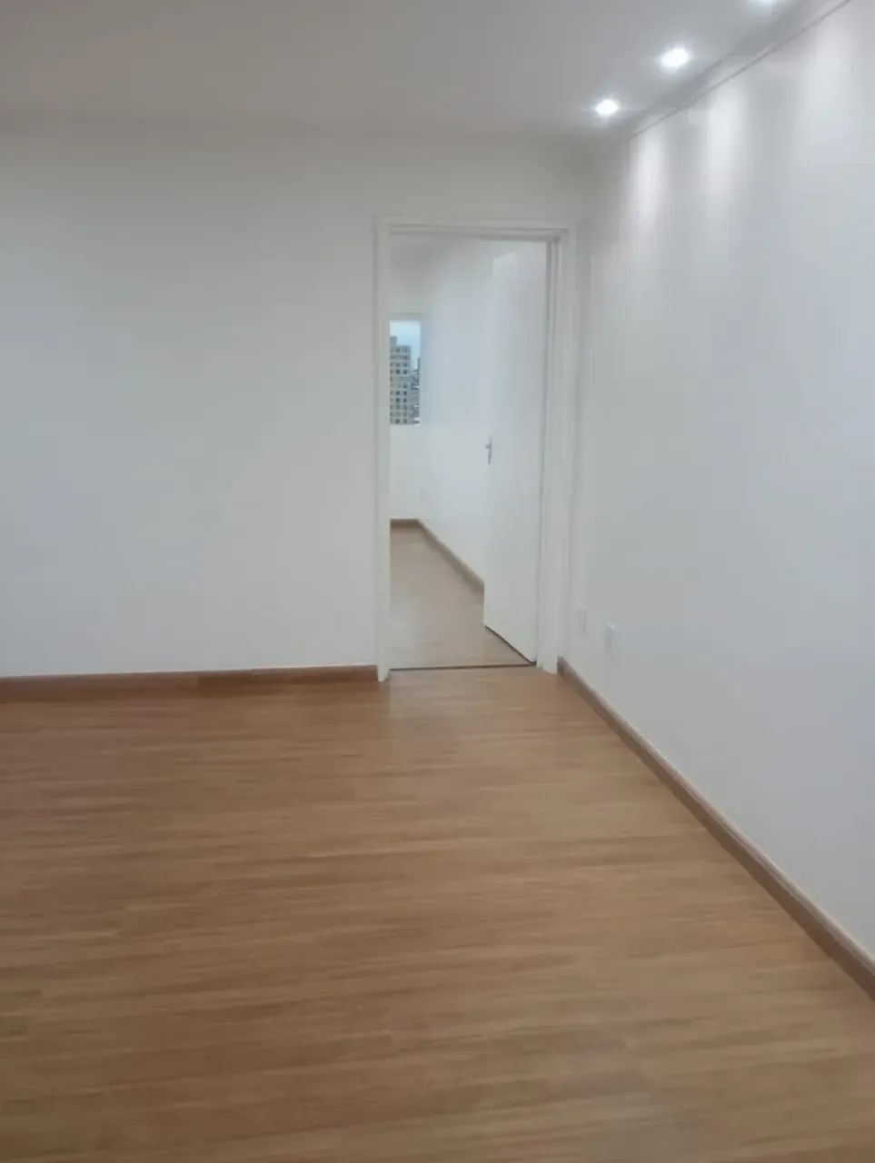 Escritório comercial com duas salas e um banheiro, em condomínio de escritório - Foto 4