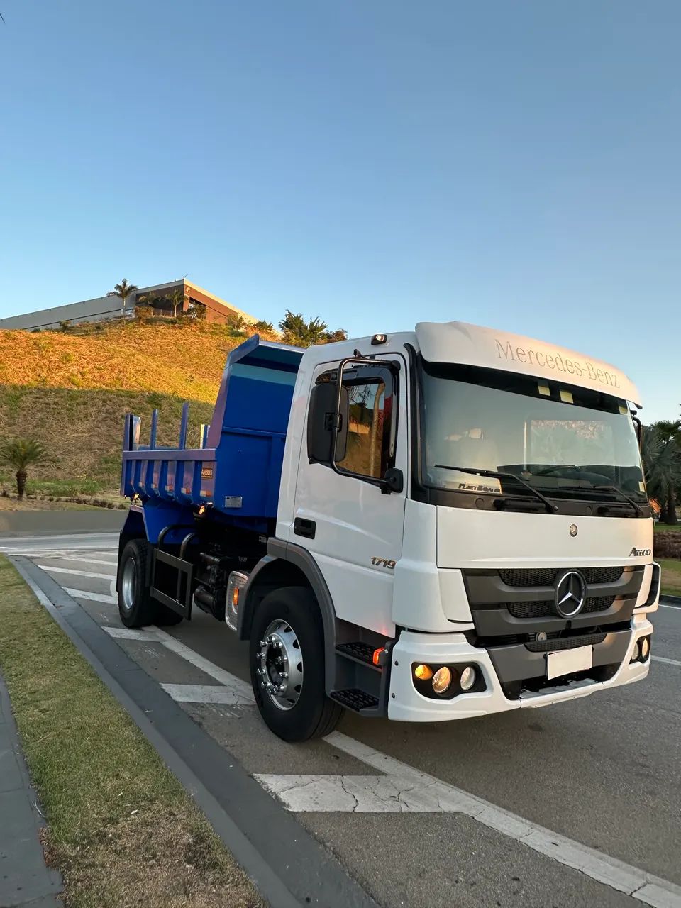 MB 1719 Atego 4x2 Toco  Báscula zero sem uso - Foto 2