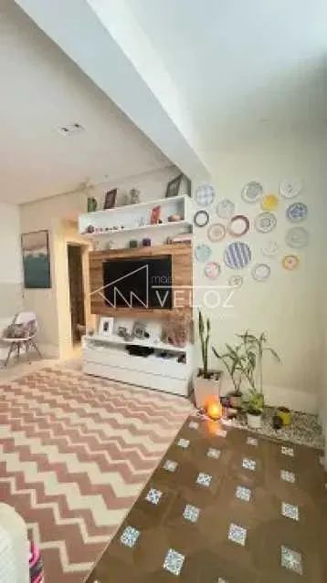 Apartamento - / Residencial / Catete