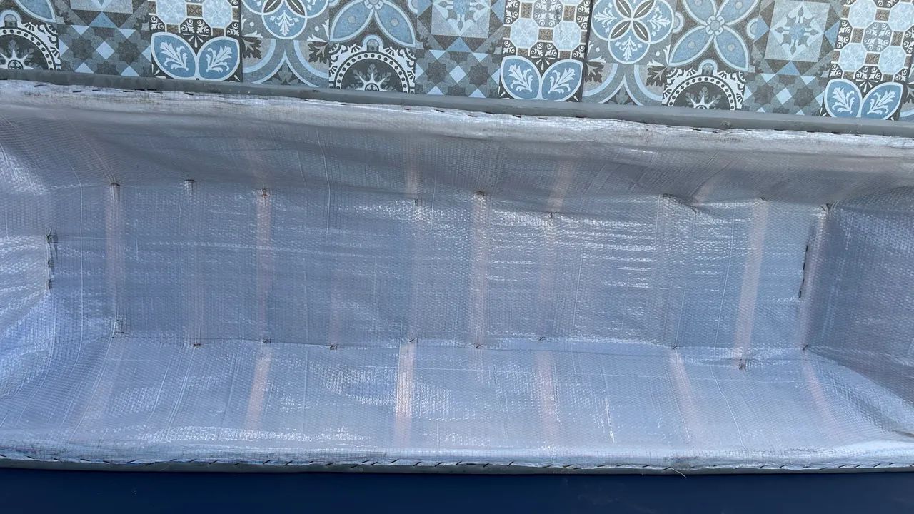 Sofá cama com travesseiros - Foto 2
