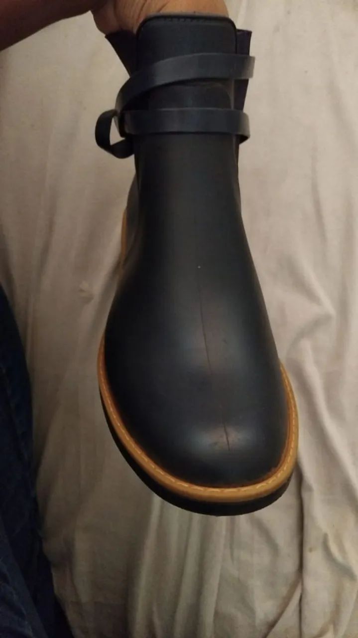 Botas Colcci e mooncity. - Foto 3