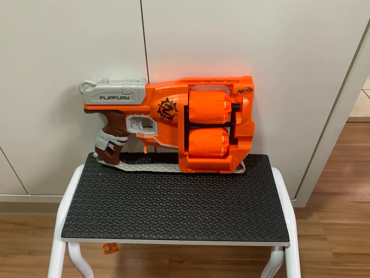 Nerf zombie com munições 