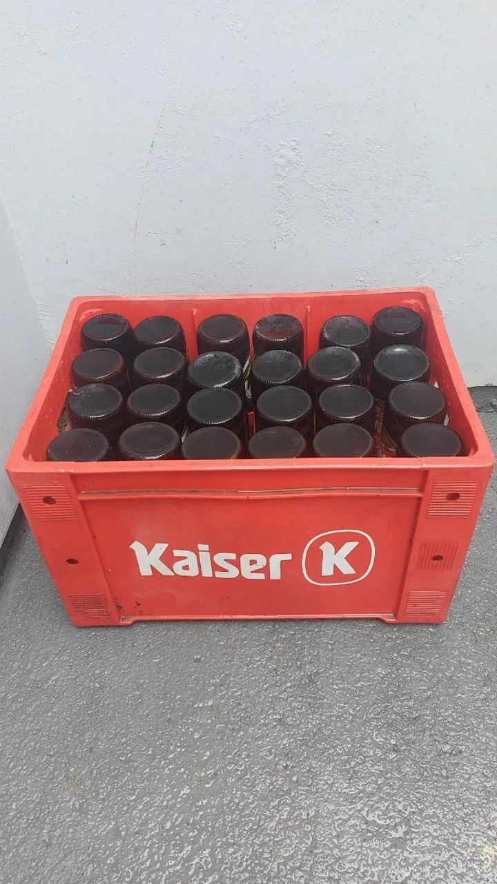 Engradado de cerveja 600 ml com 24 cascos