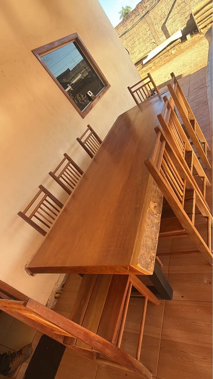 Mesa de madeira e cadeiras  - Foto 3