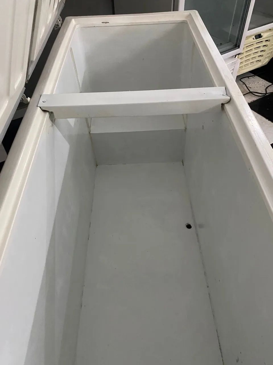 Freezer horizontal dupla função 110v entrega grátis  - Foto 5