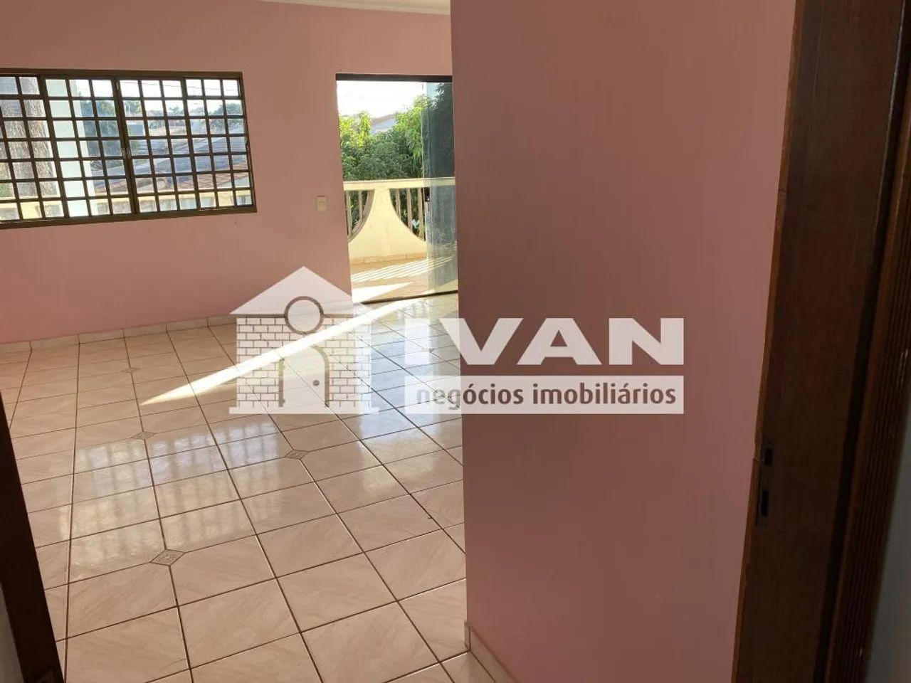 Prédio à Venda - Foto 2