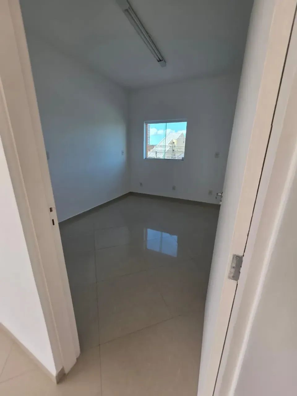 Sala/Conjunto para aluguel com 37 metros quadrados em Centro - Caraguatatuba - São Paulo - Foto 4