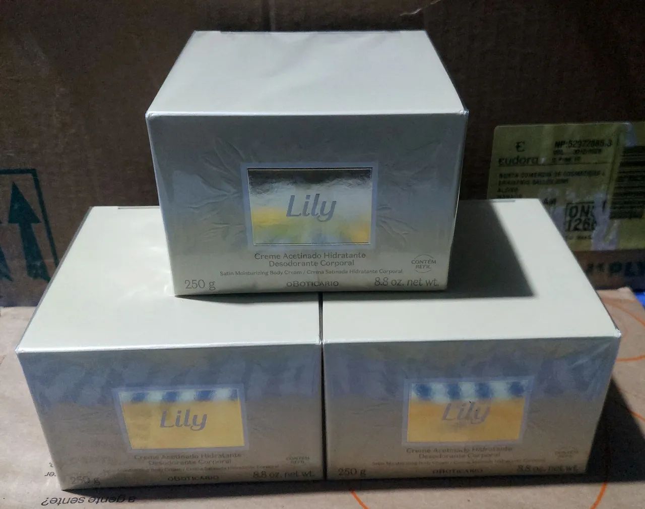 Creme acetinado Lily promoção  - Foto 2