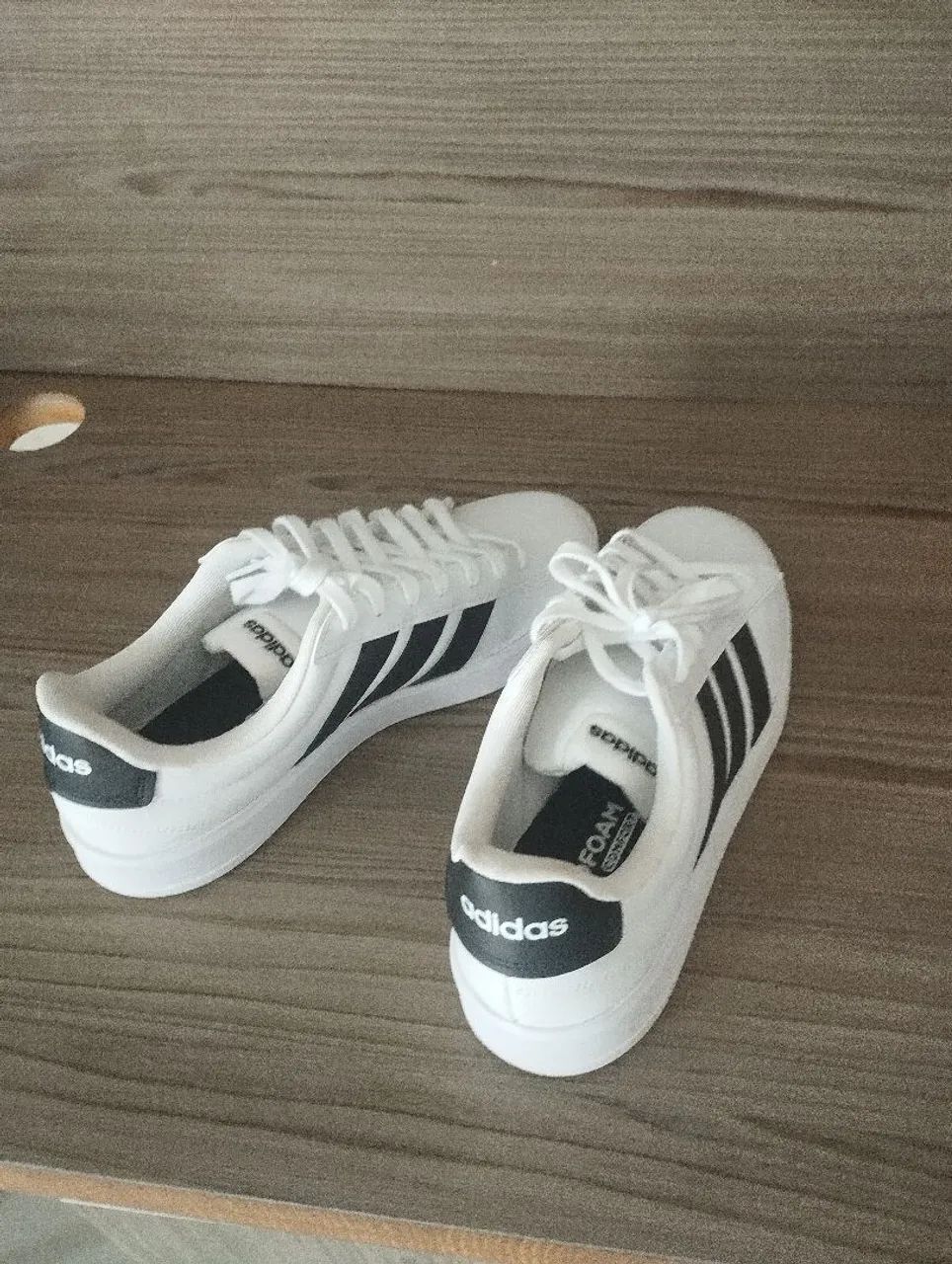 Tênis Adidas branco - Foto 2
