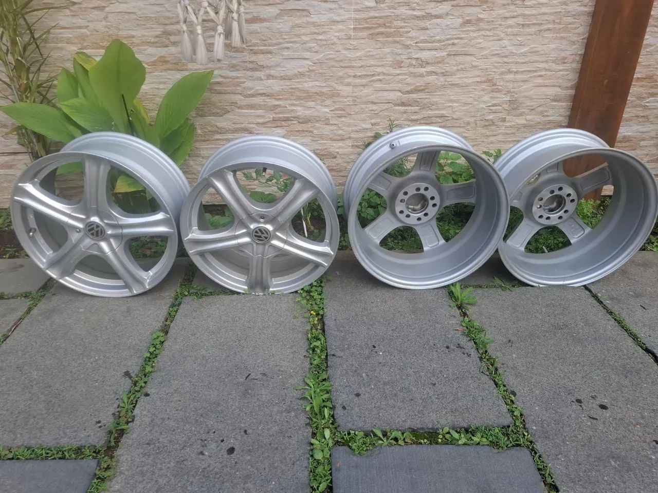 Vendo 04 rodas 