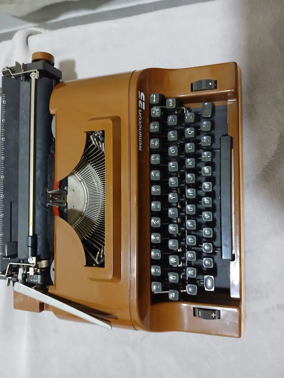 Máquina de escrever Remington 2565580494079874123