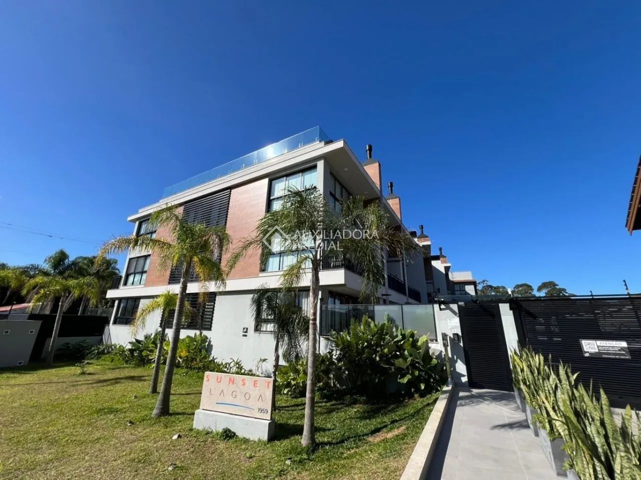 APARTAMENTO NOVO À VENDA LAGOA DA CONCEIÇÃO
