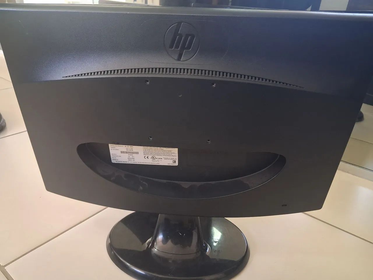  VENDE-SE - 3 Monitores com Defeito - Foto 5