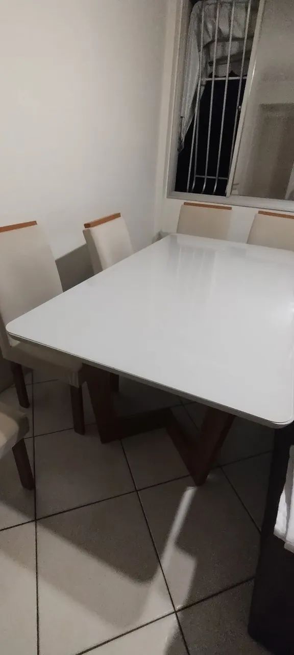 Jogo de mesa e 6 cadeiras - Foto 2
