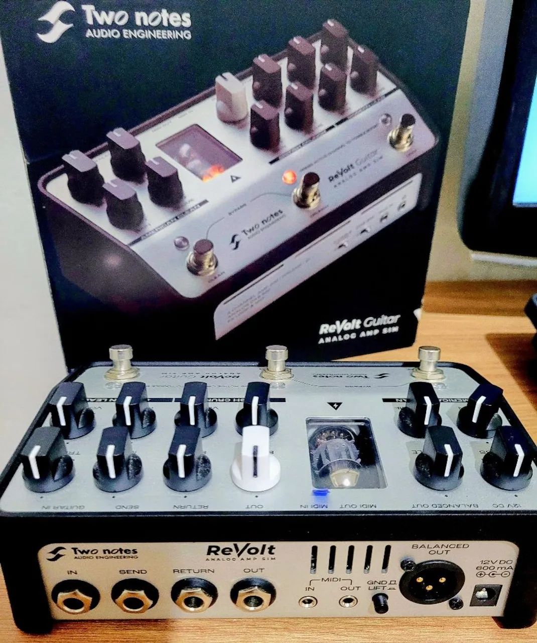 Pedal Two Notes ReVolt Guitar  - Foto 2
