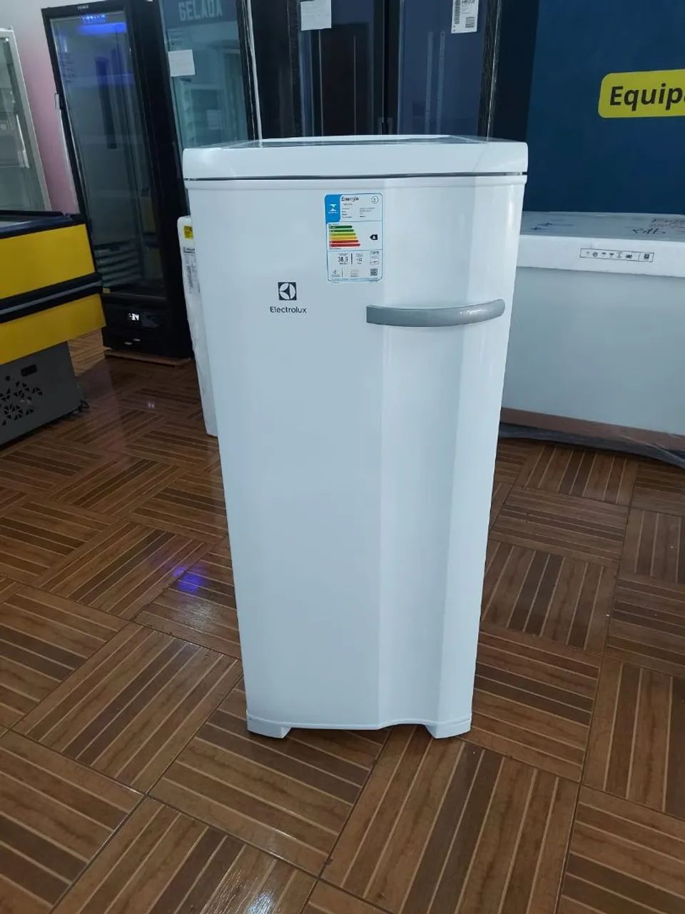 Freezer Vertical Electrolux Novo - Foto 3