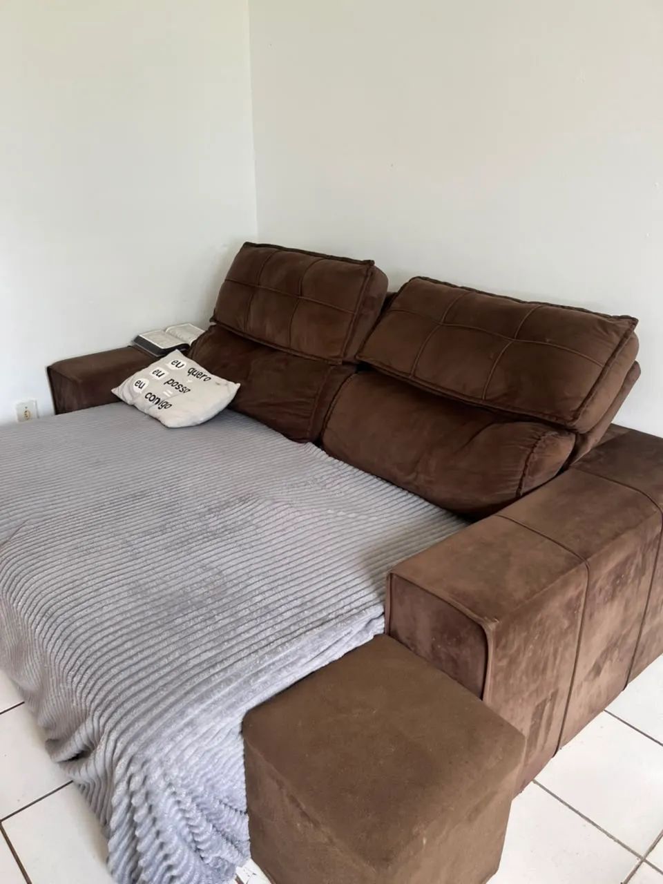 Sofá cama muito confortável 4 lugares. - Foto 2