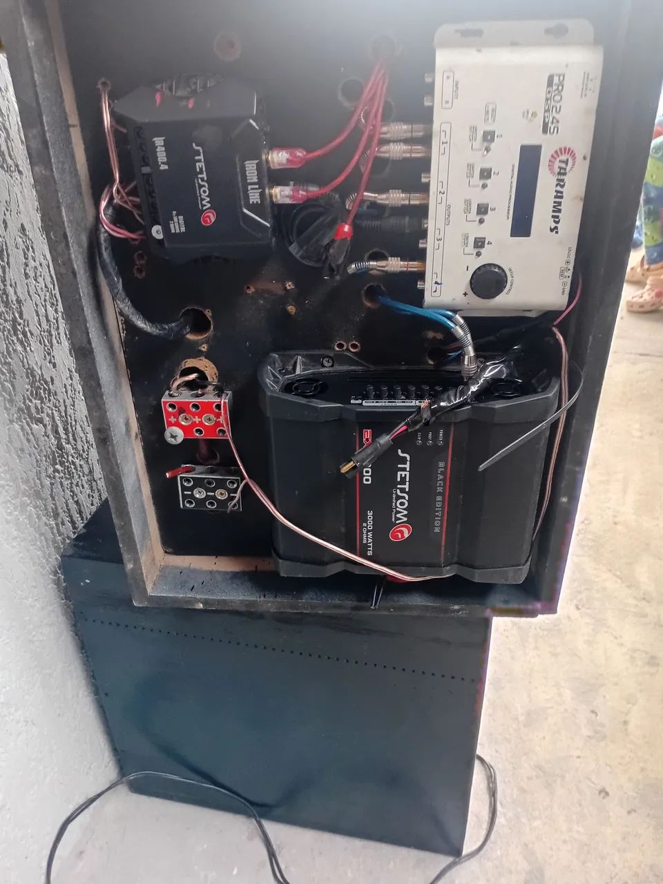 Vendo caixa 4 vias com grave de 15 polegadas 1500 rms - Foto 3