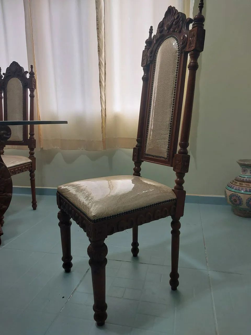 MESA DE JANTAR COLONIAL MADEIRA MACIÇA + 6 CADEIRAS -  - Foto 5