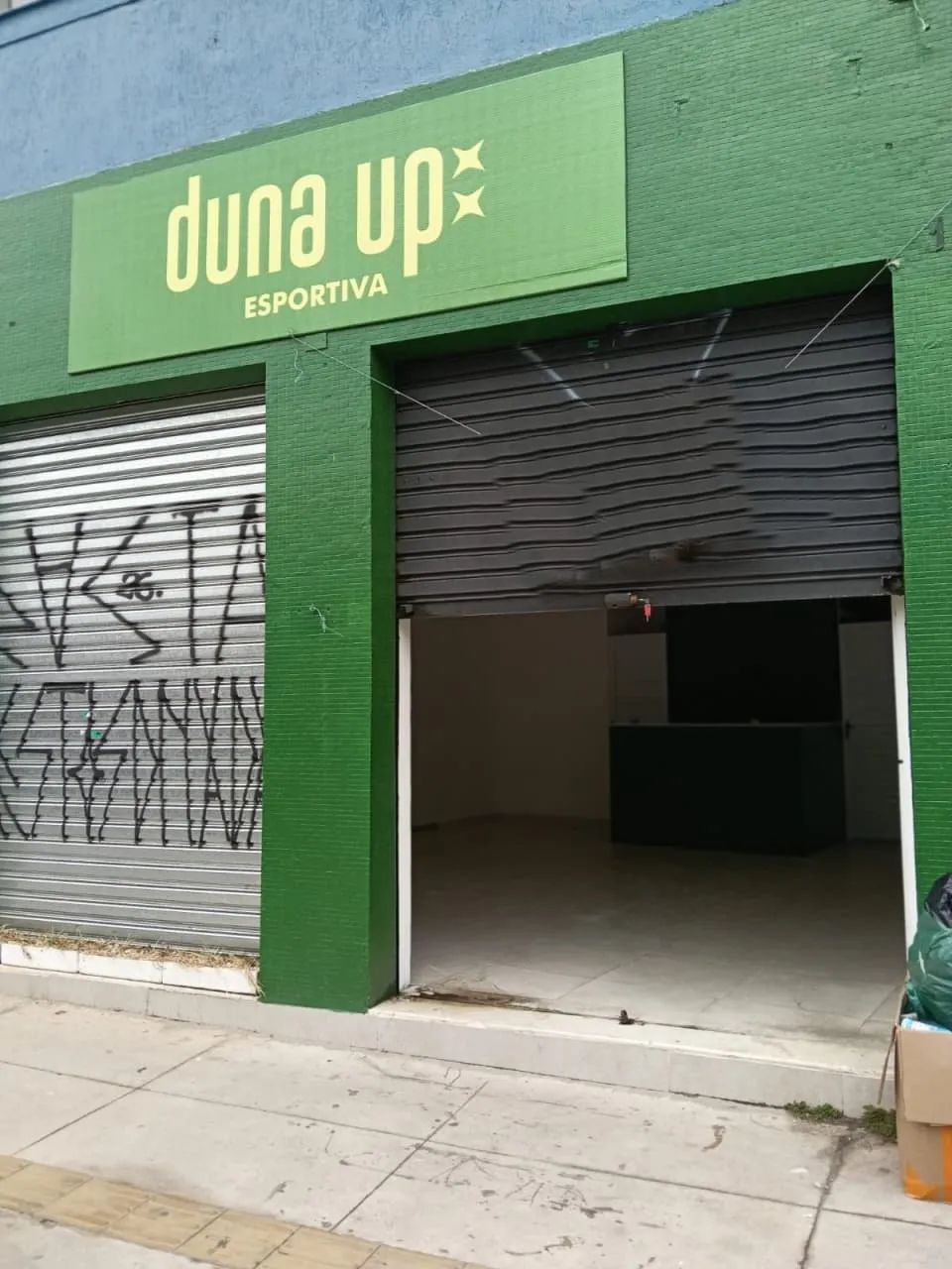 Loja na Avenida de Pinedo, 149 - Térreo  60 m²