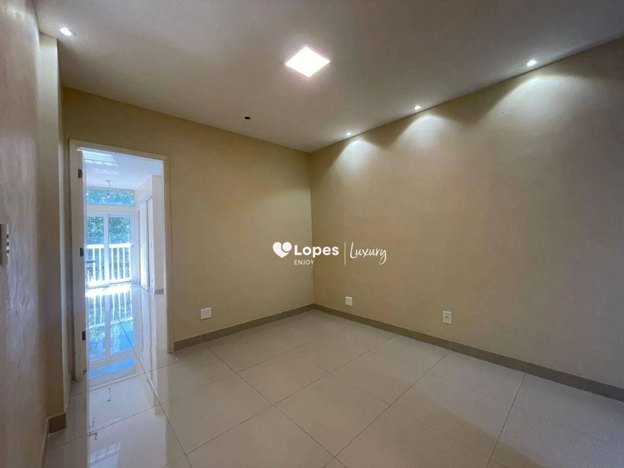 Apartamento reformado no Humaitá - Foto 2