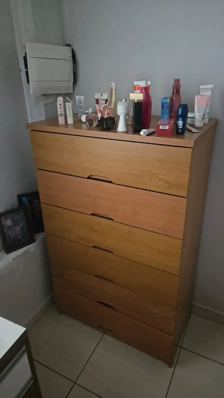 Cômoda com 6 gavetas 