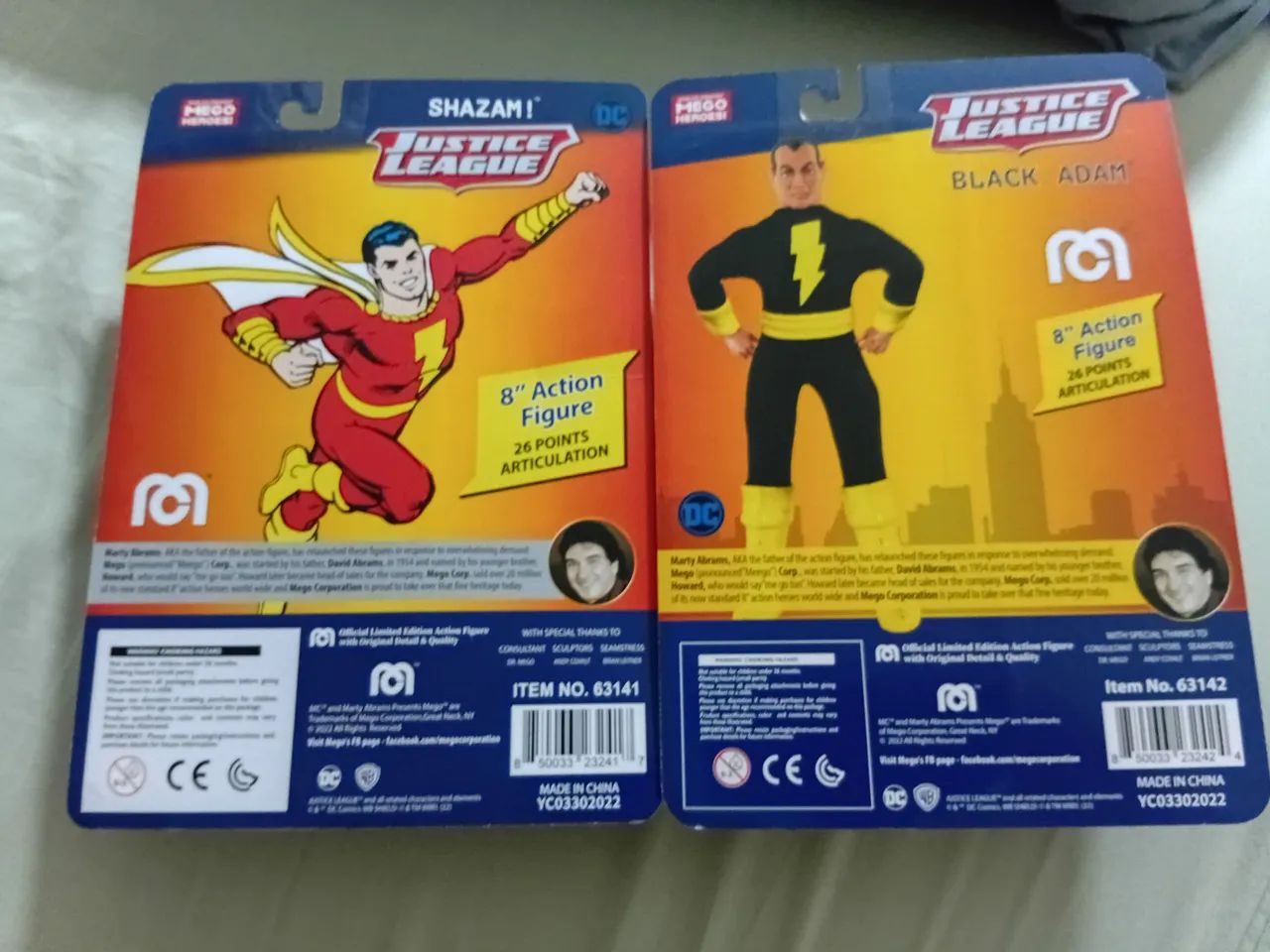 Figuras Shazam e Adão Negro Mego - Foto 2