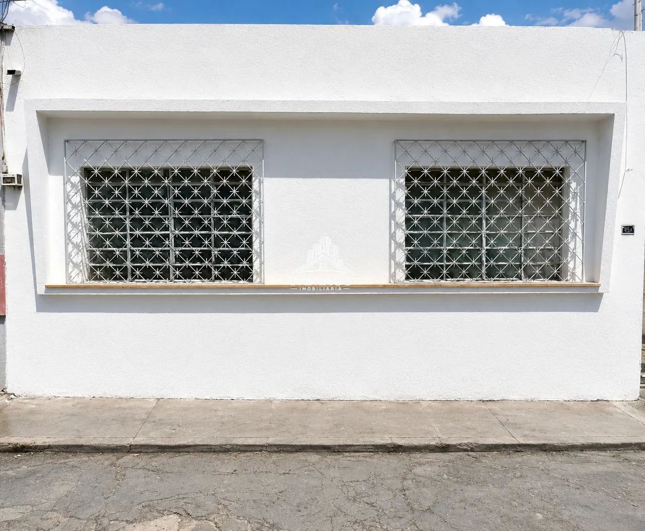 Casa Terreno Comercial à Venda na Avenida Miranda Reis em Cuiabá - Foto 2