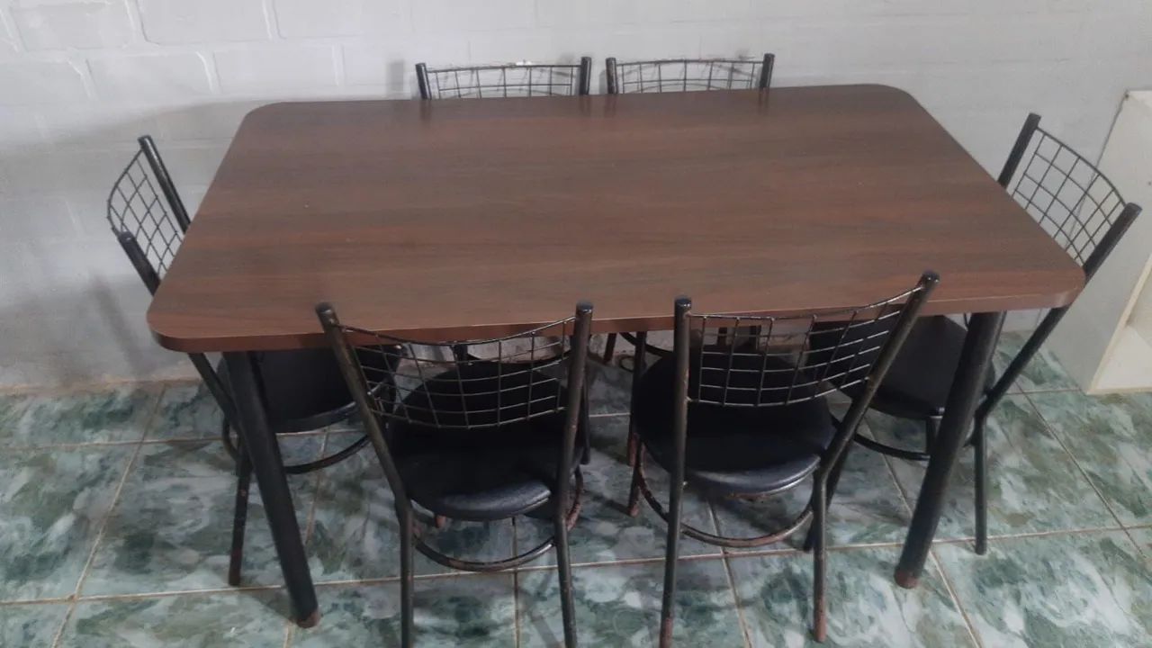 Mesa de ferro470984471599523840