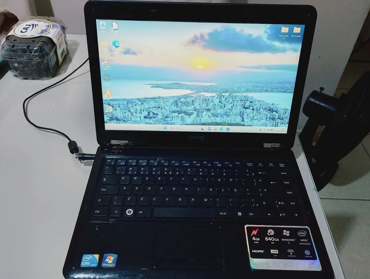 Notebook windows 11 original.