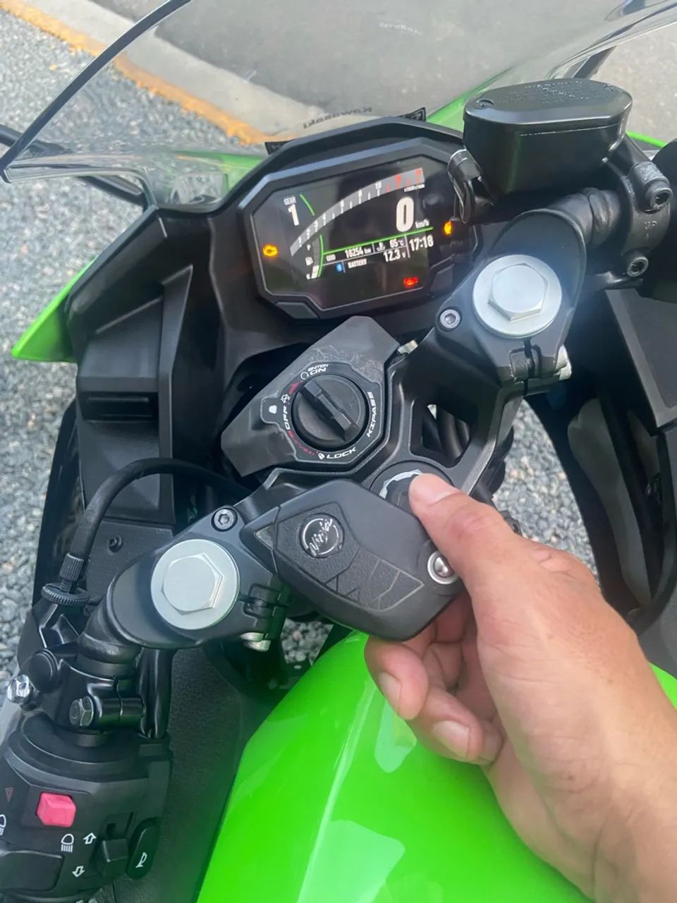Ninja 500 SE 2025