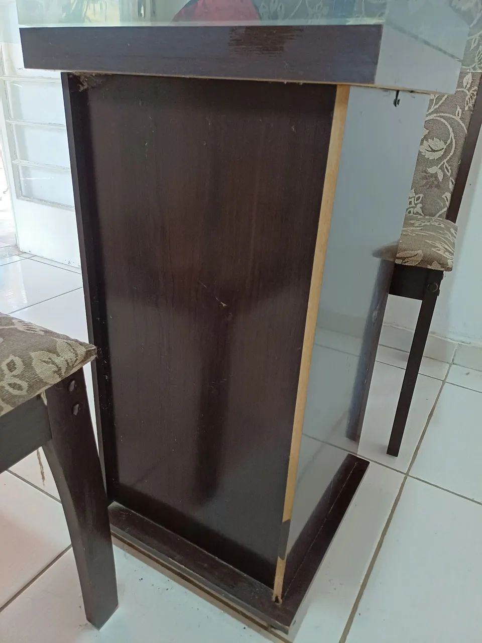 Mesa quadrada com 4 cadeiras  - Foto 4