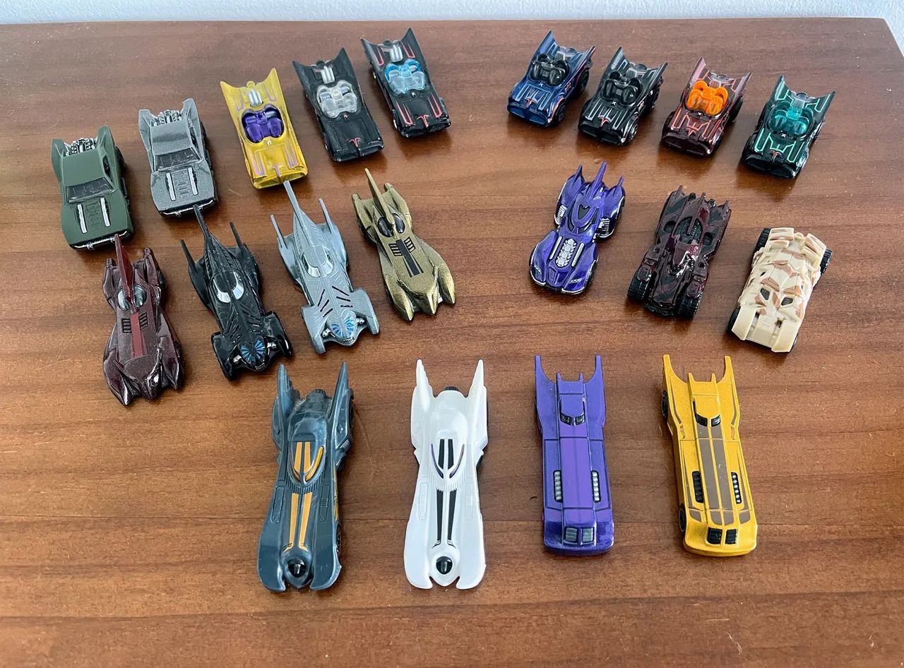 Lote Hotwheels Batman  20 unidades  - Foto 5