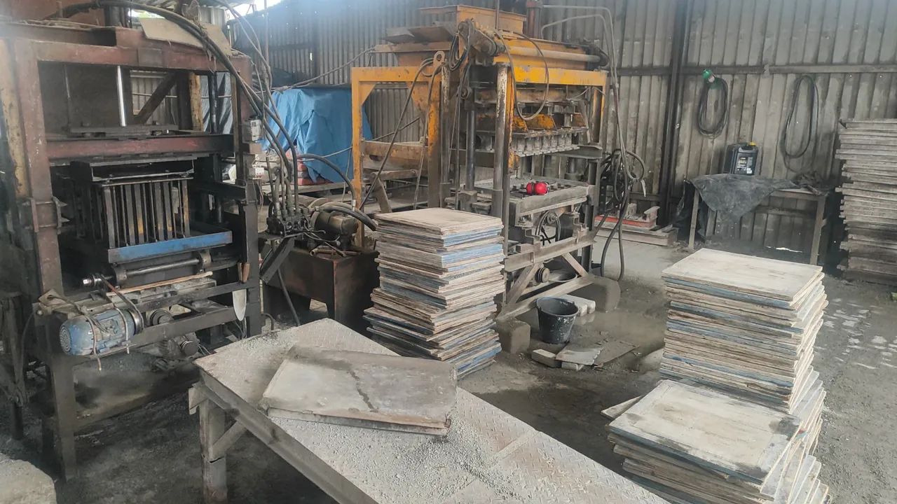Máquina de blocos e outra de paver de concreto  - Foto 4