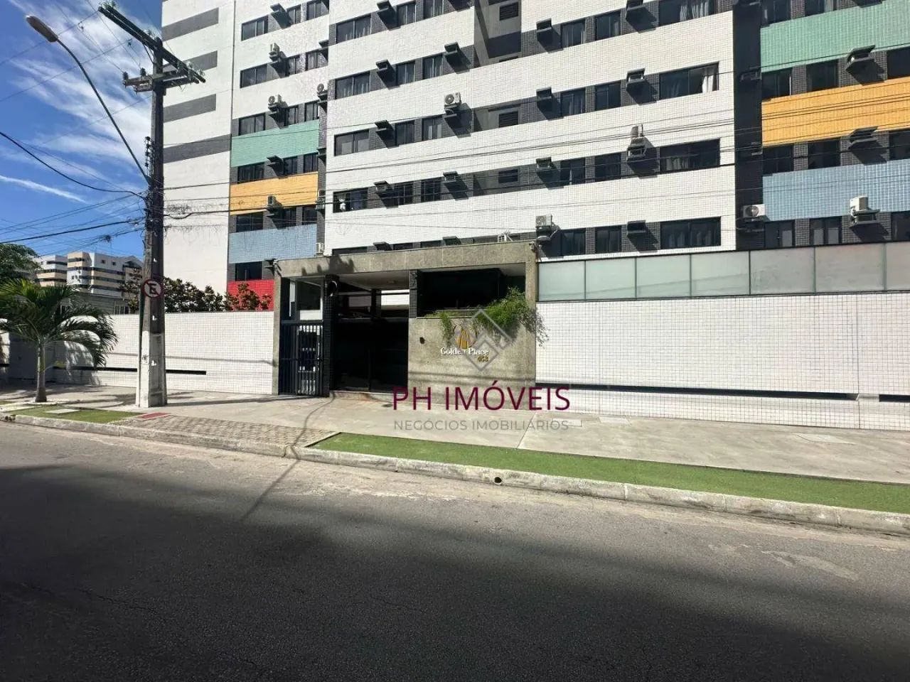 Apartamento com 2 quartos sendo 1 suíte no Golden Place - 68m²