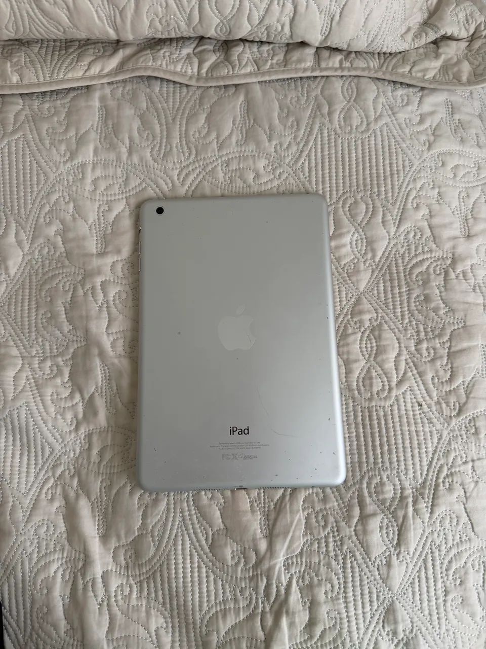 iPad mini Apple usado com capa 