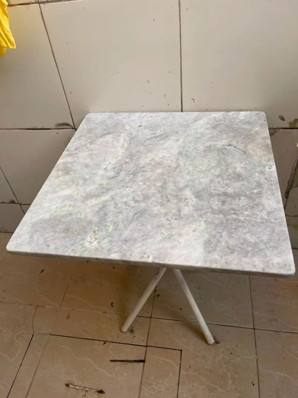Mesa com tampo de mármore  - Foto 2