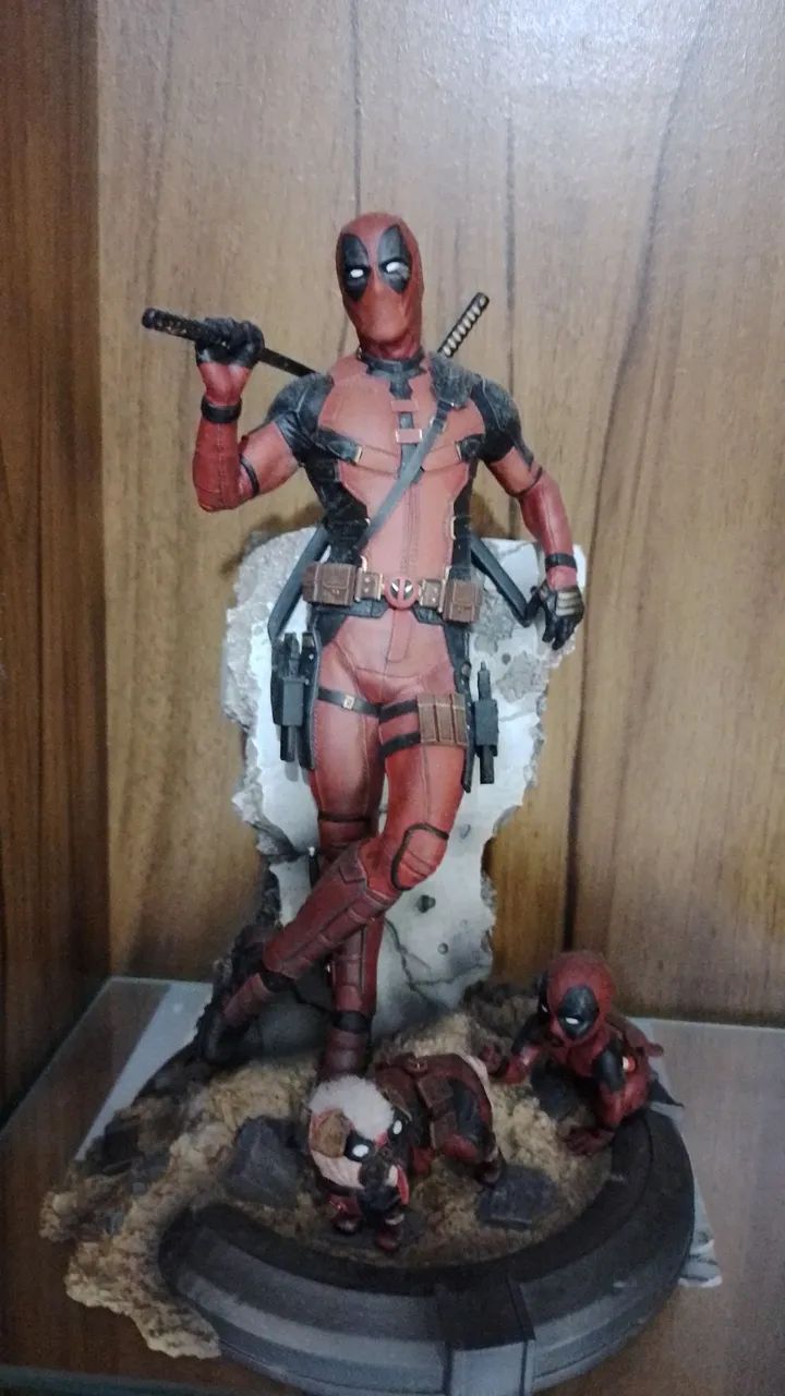 Deadpool iron studios 1/10  novo na caixa 