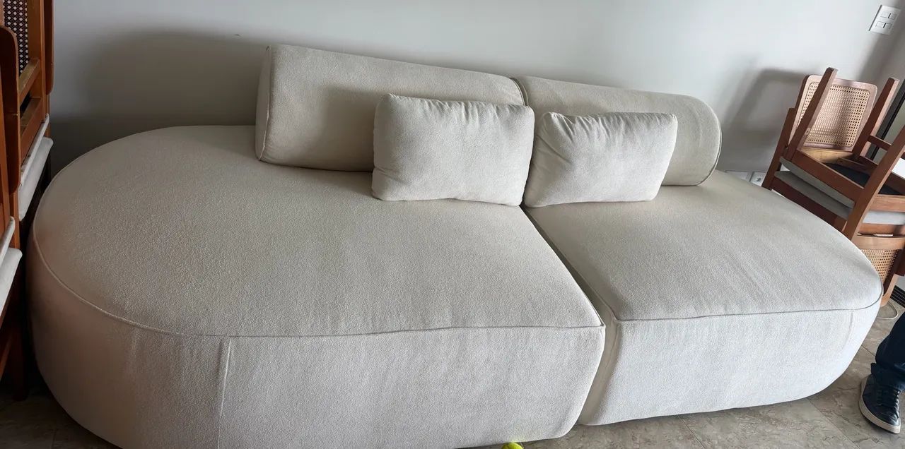 Sofa organico boucle - muito novo - Foto 2