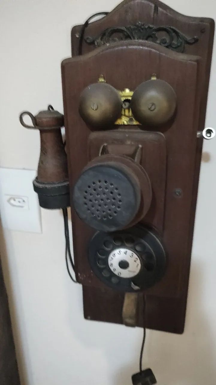 Antiguidsdes telefone antigo de madeira - Foto 3