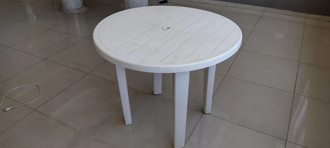 MESA PLÁSTICA 