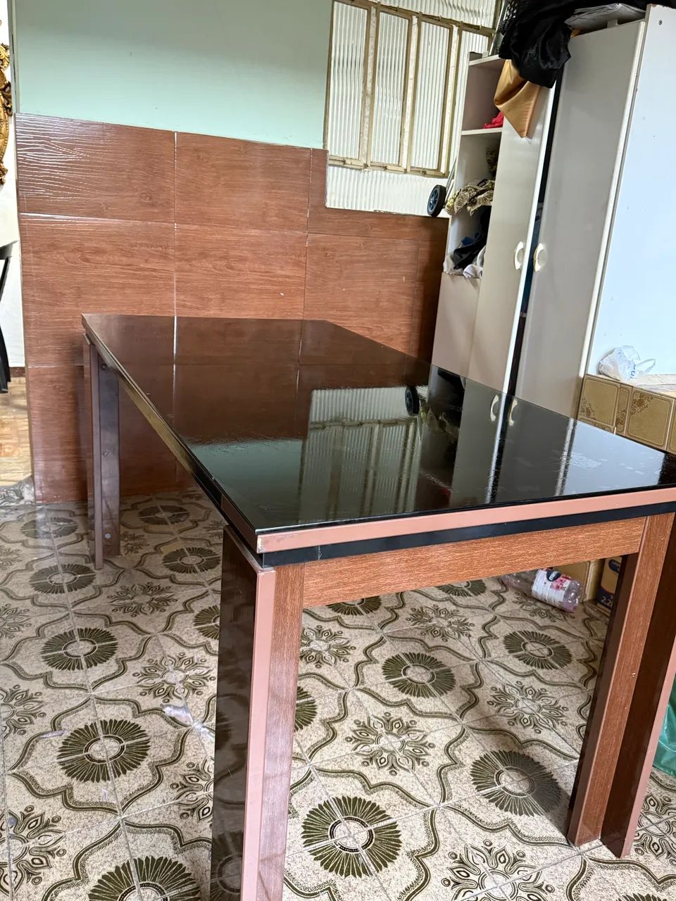     Mesa com Tampo de Vidro Preto - Foto 2