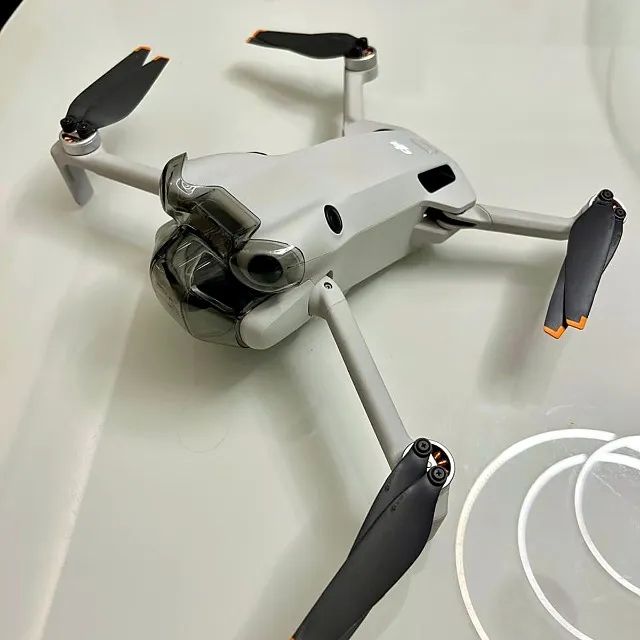 Drone DJI Mini 4 Pro Fly More Combo Plus + RC 2 (3 baterias) - Foto 2