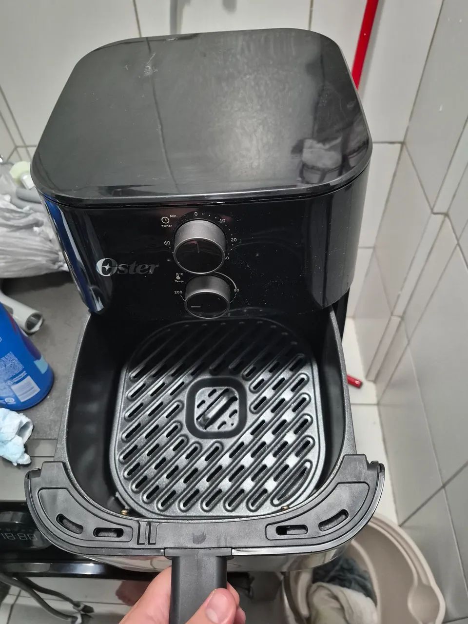 AIR FRYER OSTER 5 LITROS FUNCIONANDO PERFEITAMENTE 110V - Foto 3