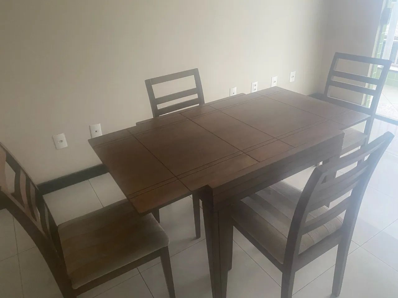 Mesa c/ 4 cadeiras  - Foto 2