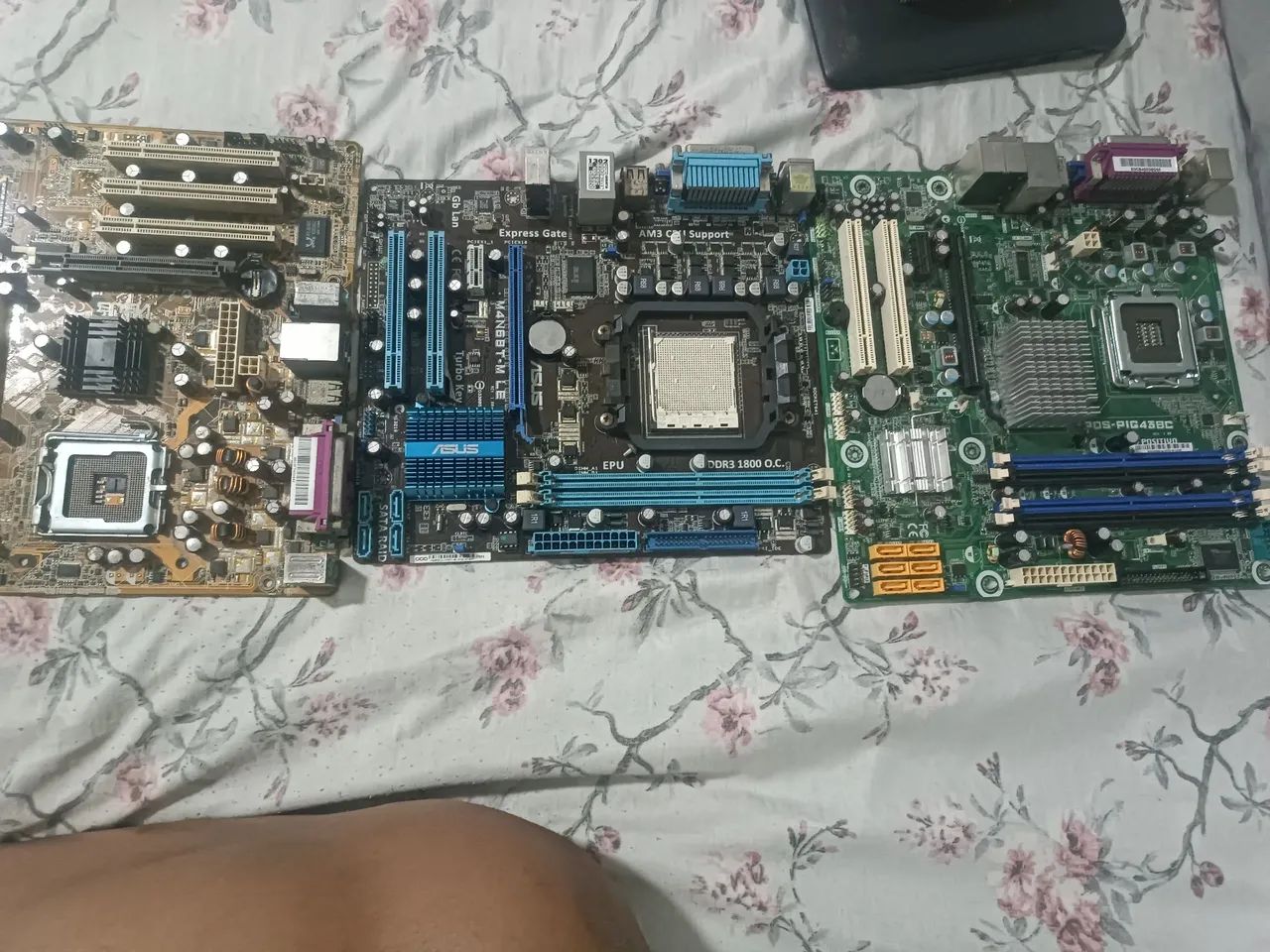 3 placas mãe 1 ddr3 e 2 ddr2