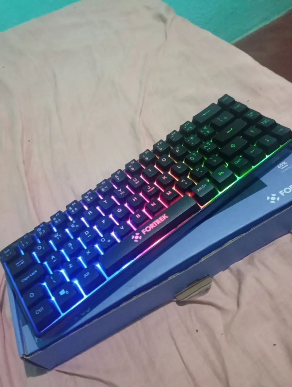 Teclado com fio, mais mouse e adaptador para celular  - Foto 5